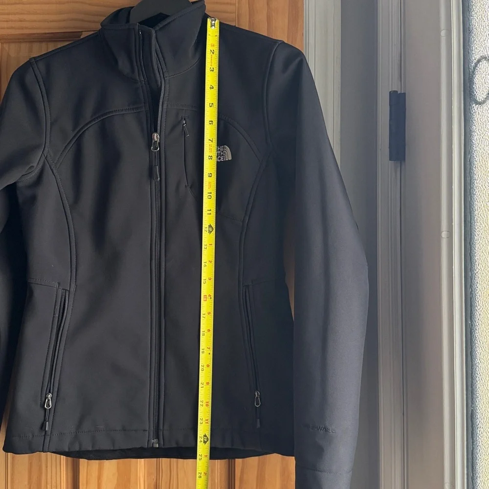 The North Face Women's windwall jacket - Picture 11 of 11